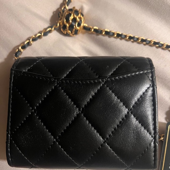 CHANEL Lambskin Quilted Pearl Crush Card Holder With Chain Black - Picture 9 of 11